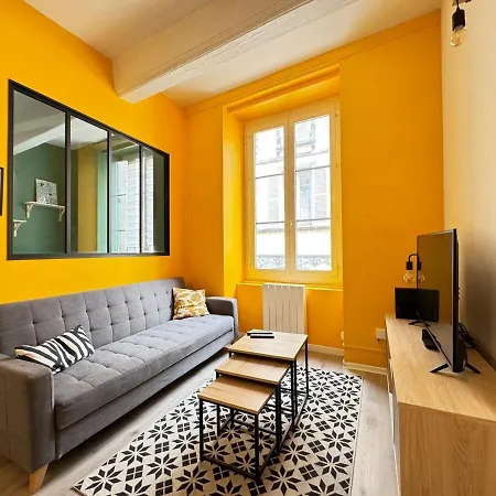 T2 Centre 3 Personnes * 리옴