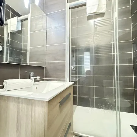 T2 Centre 3 Personnes 아파트